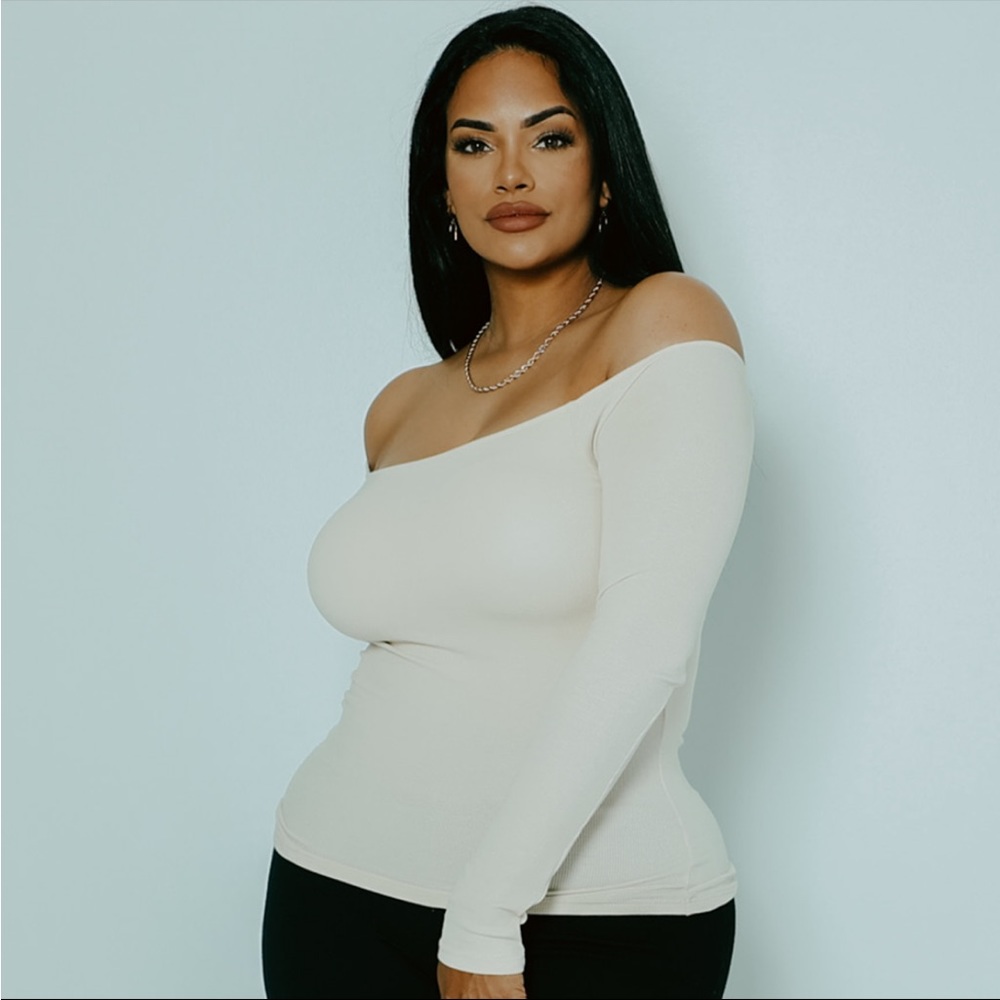 Klassy network Off the shoulder brami